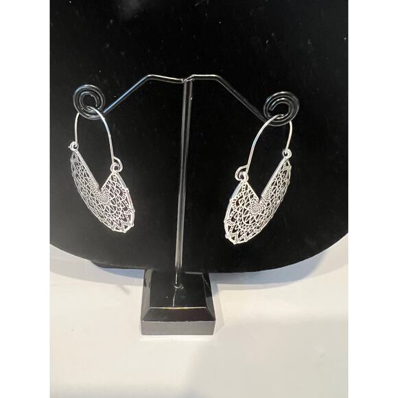 NEW Vintage Antique Boho Lace Circle Pierced Gold OR Silver Tone Earrings - Picture 5 of 6